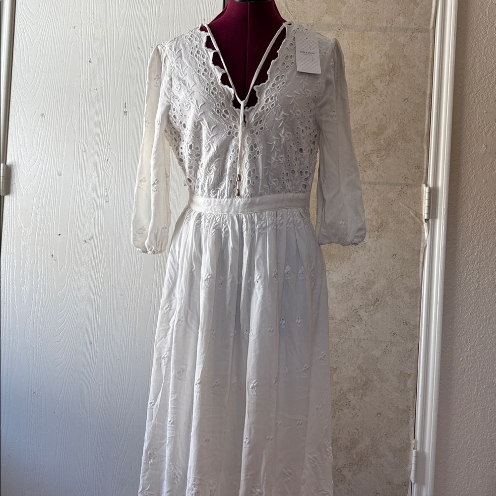 Elegant White Lace Maxi Dress
